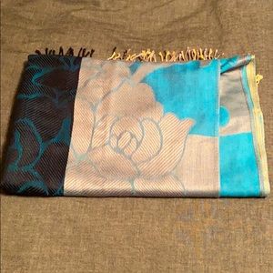 Women’s scarf 🧣